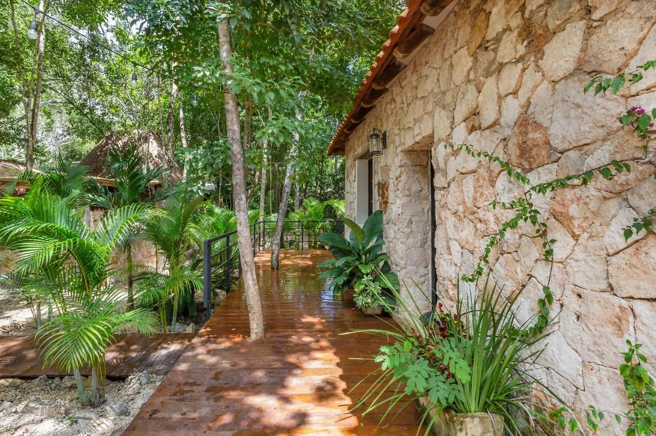 Mayur Tulum